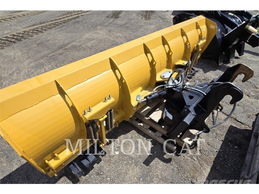 CAT 12 SNOW PLOW, IT قاذفات الجليد