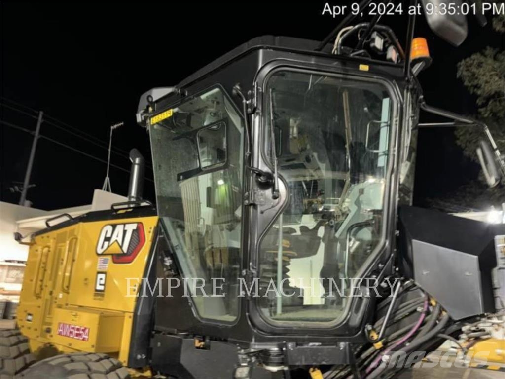 CAT 120-14 AWD Gréderek