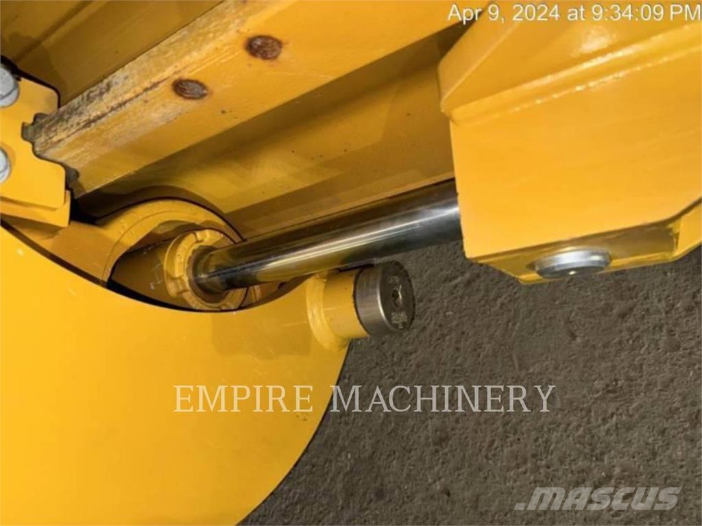 CAT 120-14 AWD Gréderek