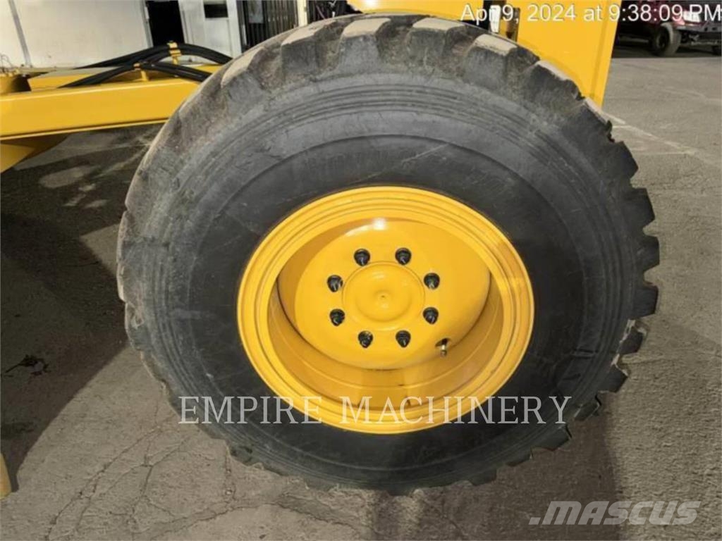 CAT 120-14 AWD Gréderek