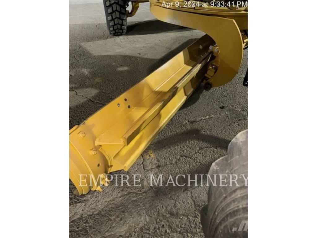 CAT 120-14 AWD Gréderek