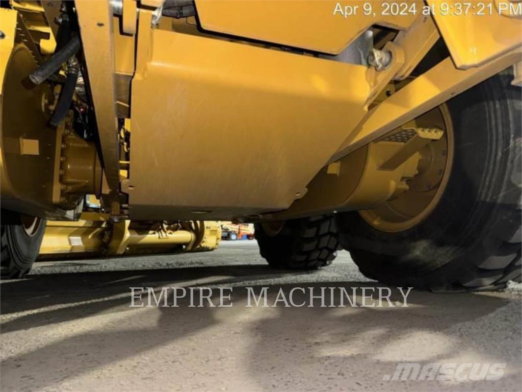 CAT 120-14 AWD Gréderek