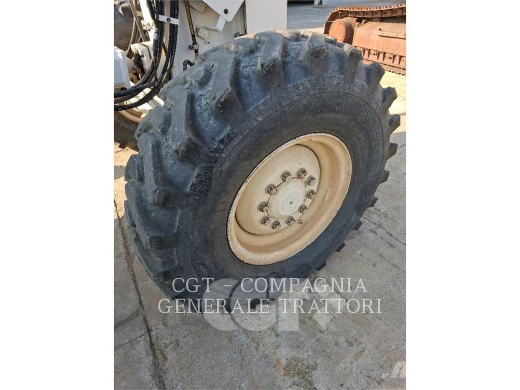 CAT 120M Greyderler