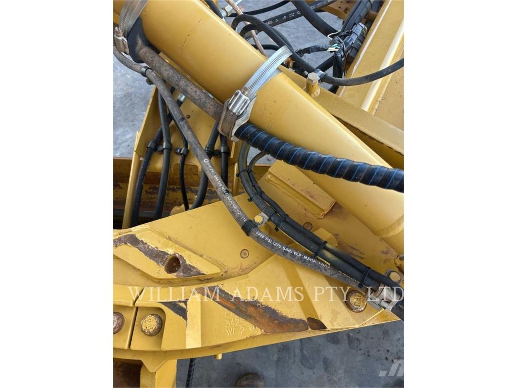 CAT 12M Niveleuse
