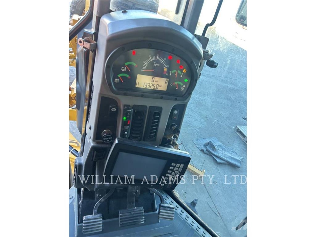 CAT 12M Niveleuse