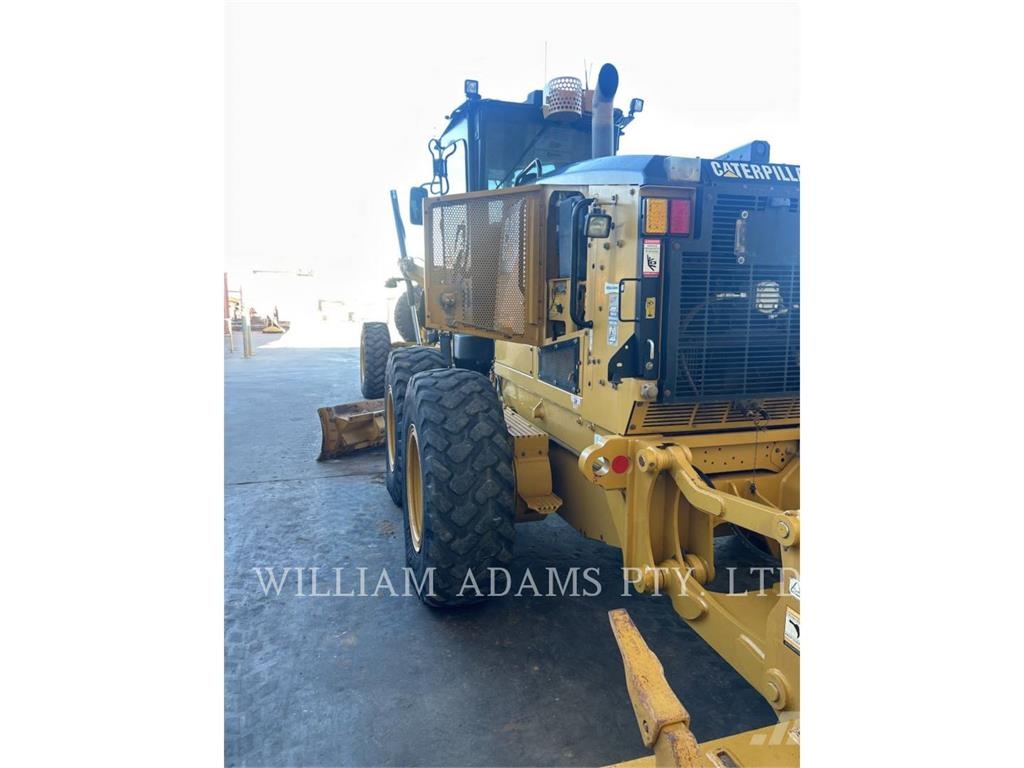 CAT 12M Niveleuse