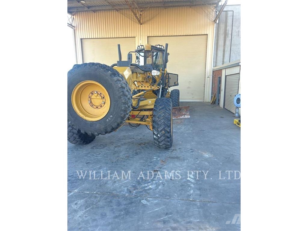 CAT 12M Niveleuse