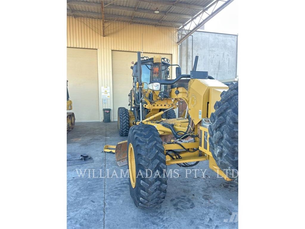 CAT 12M Niveleuse