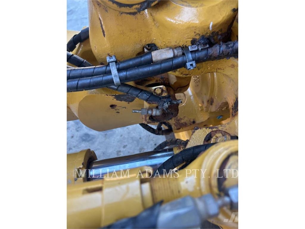CAT 12M Niveleuse