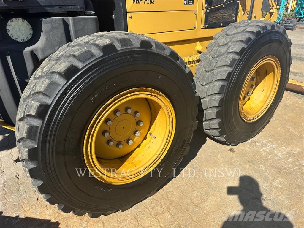 CAT 12M Greiderid