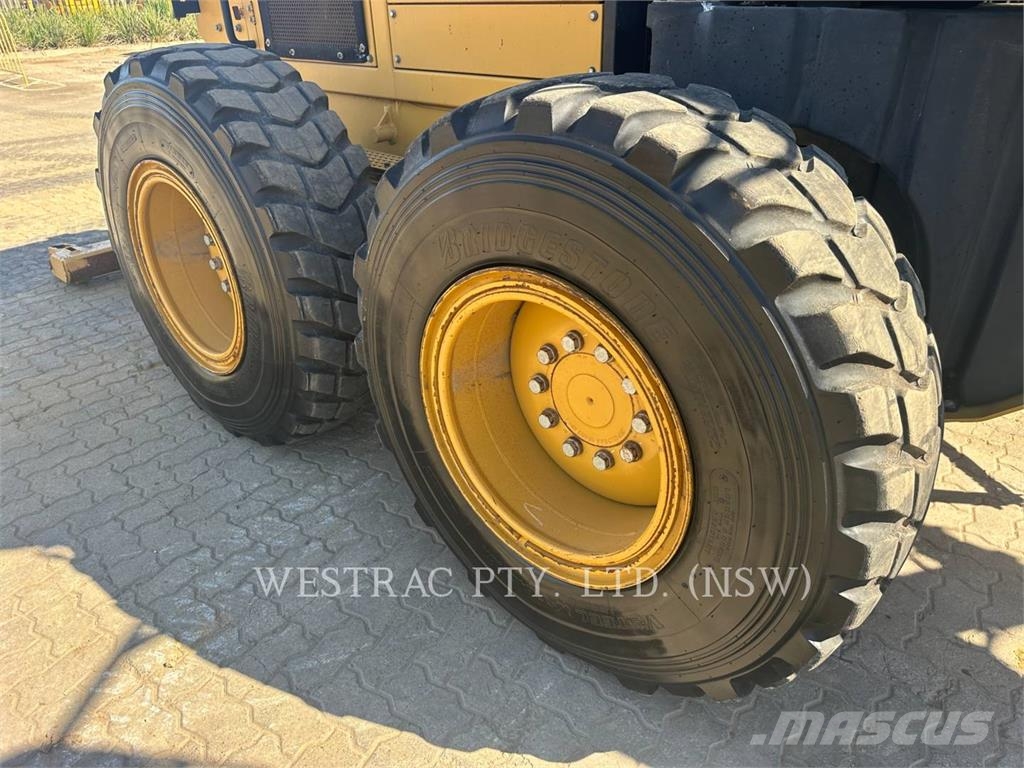 CAT 12M Greiderid