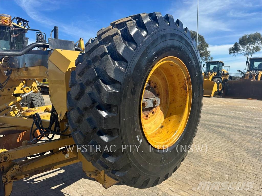 CAT 12M Greiderid
