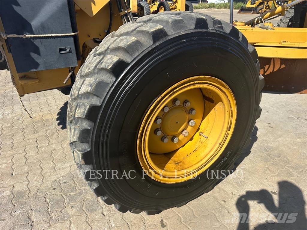 CAT 12M Greiderid