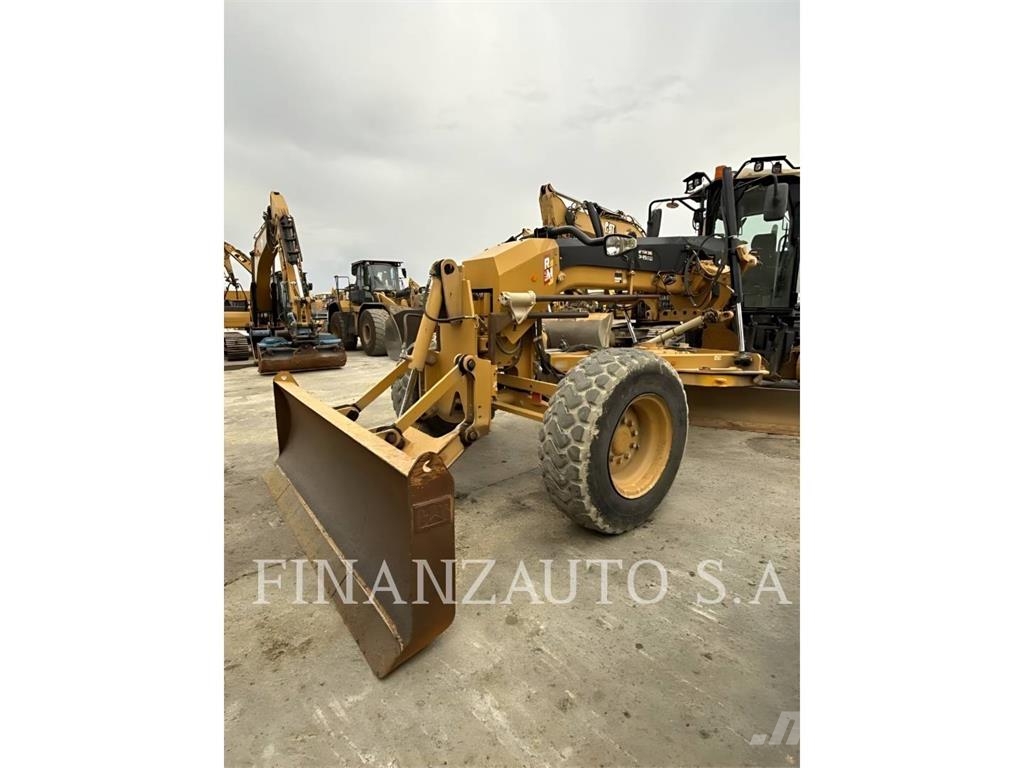 CAT 12M Greideri