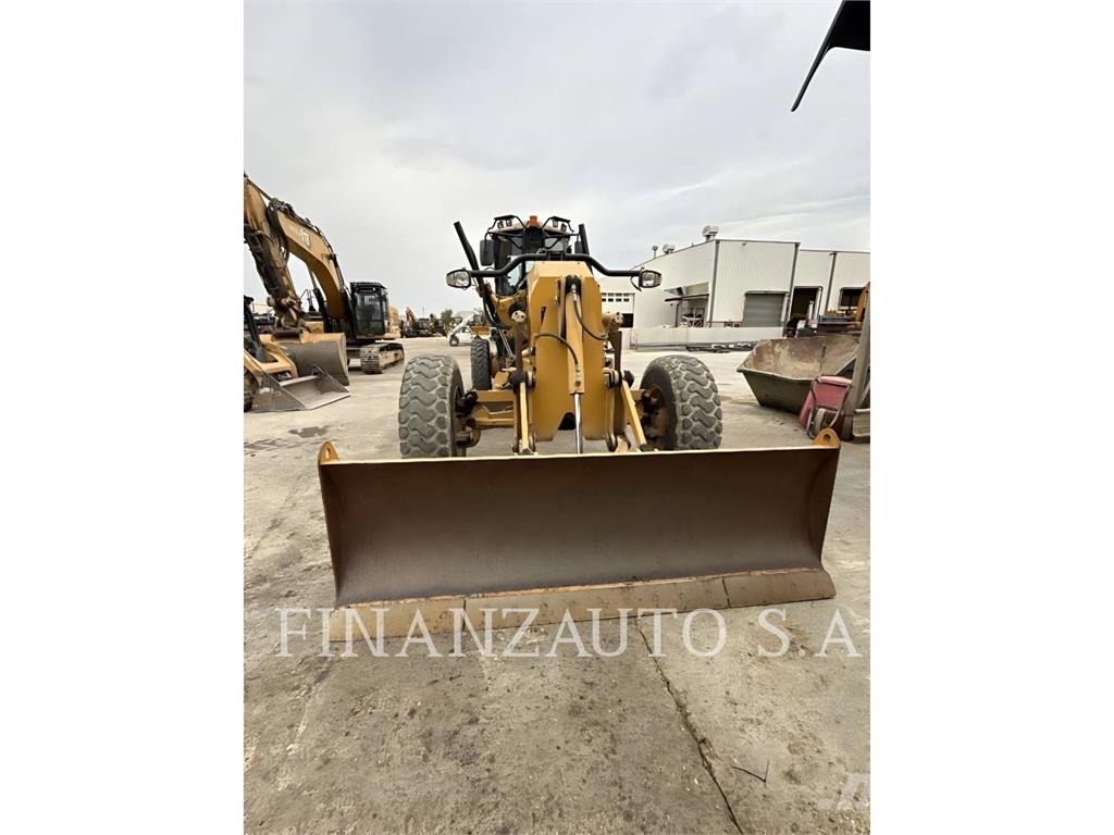 CAT 12M معدات تمهيد الطرق