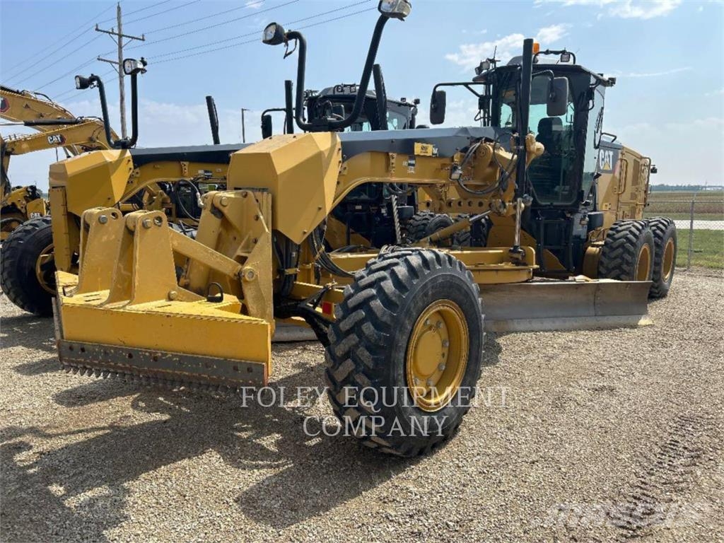 CAT 12M3AWD Грейдери