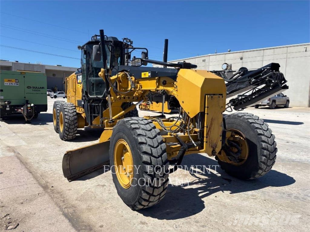 CAT 12M3AWD معدات تمهيد الطرق