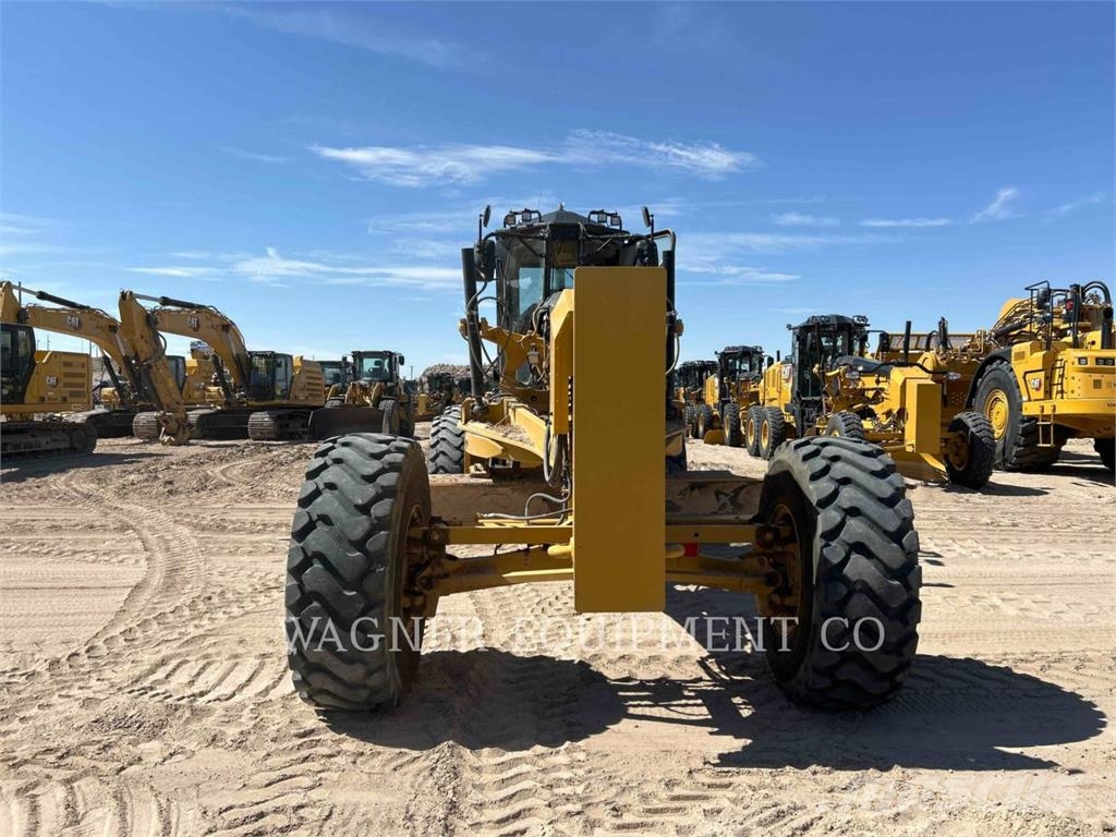 CAT 14 معدات تمهيد الطرق