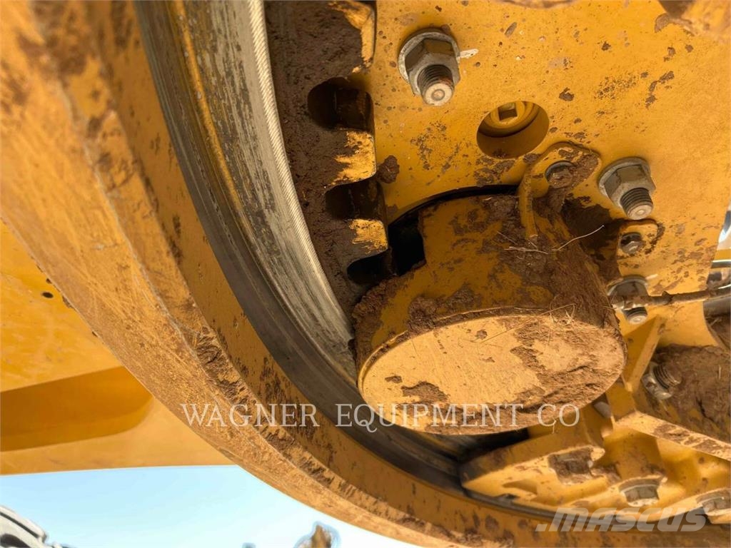 CAT 14 معدات تمهيد الطرق