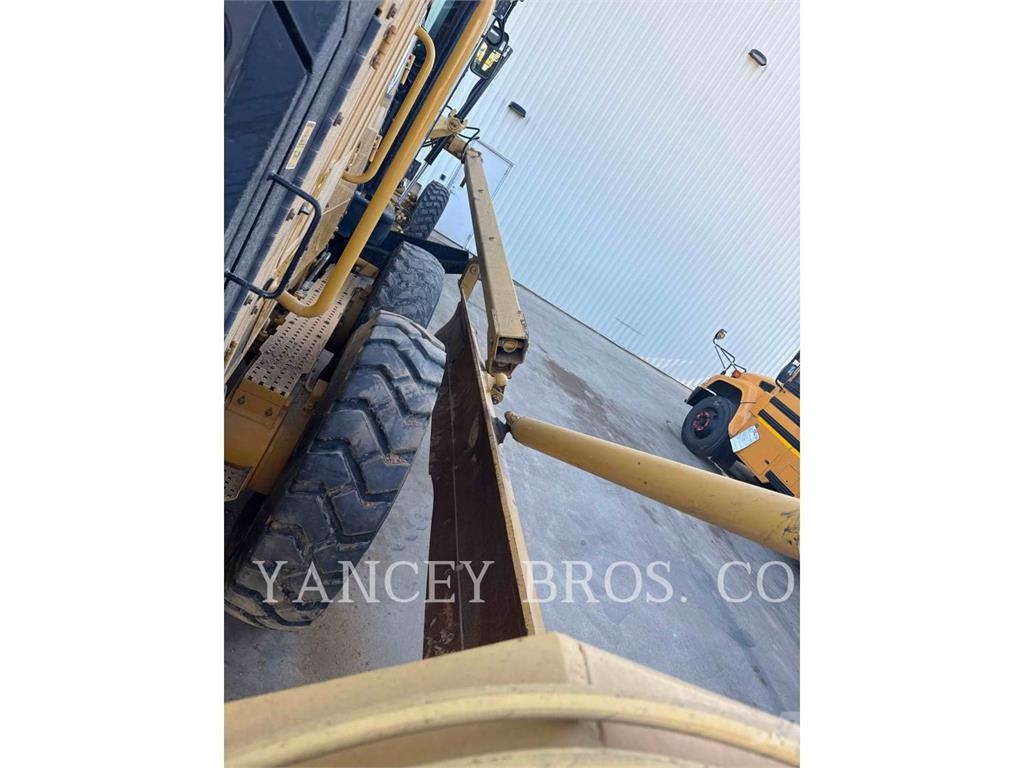 CAT 140 Vejhøvle / Gradere