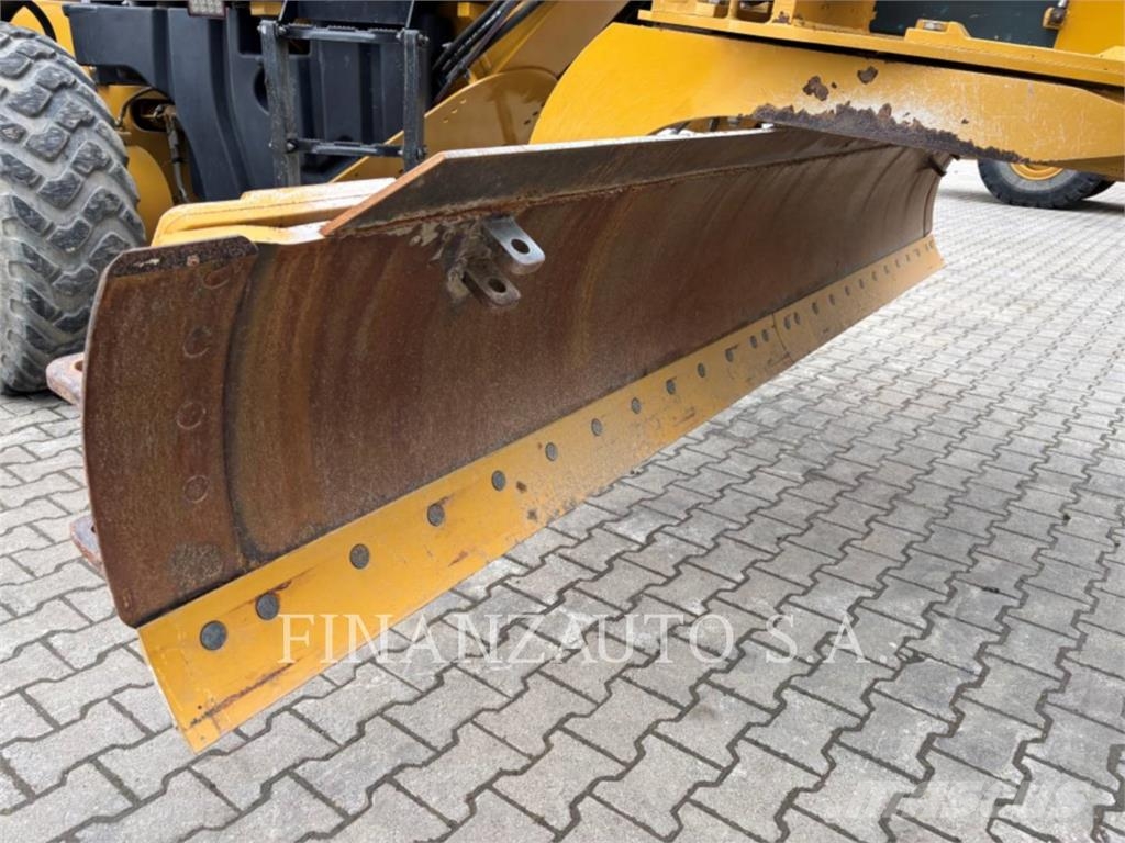 CAT 140 Grejdery