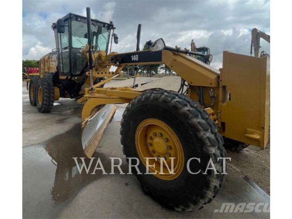 CAT 140 SW معدات تمهيد الطرق