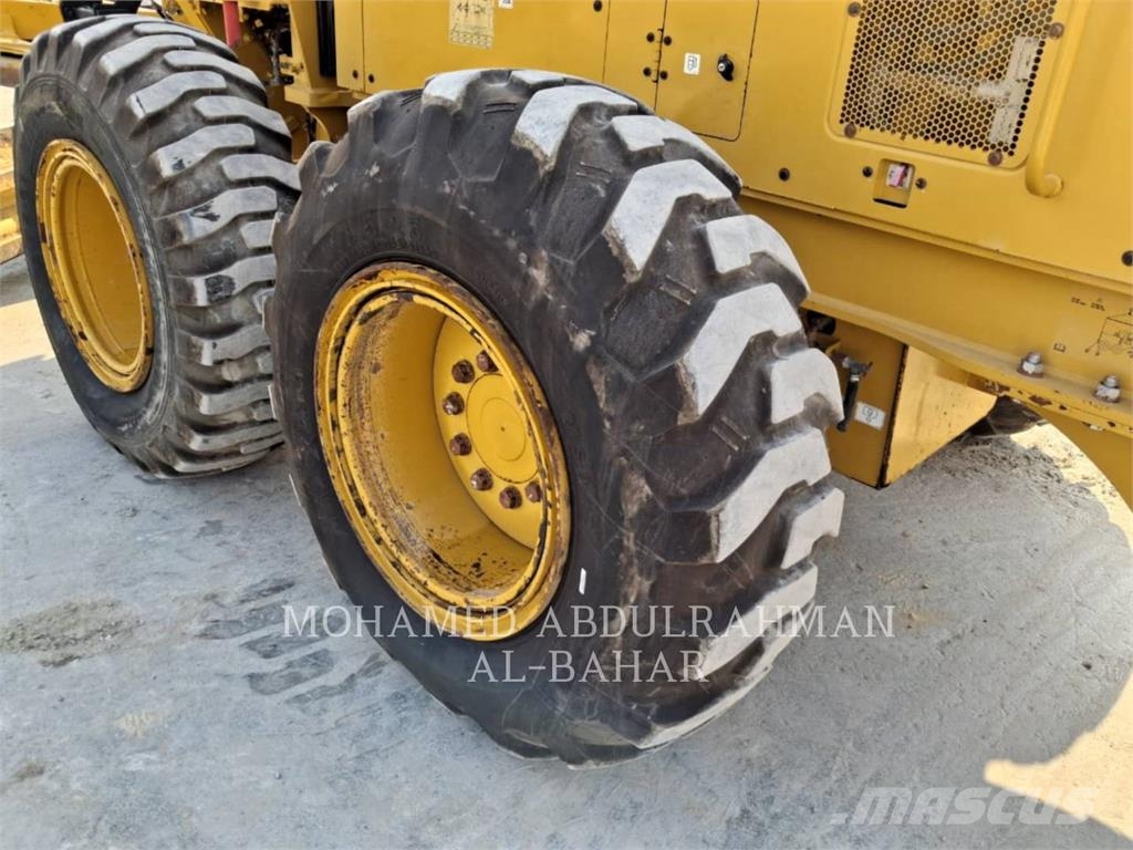 CAT 140GC Równiarki
