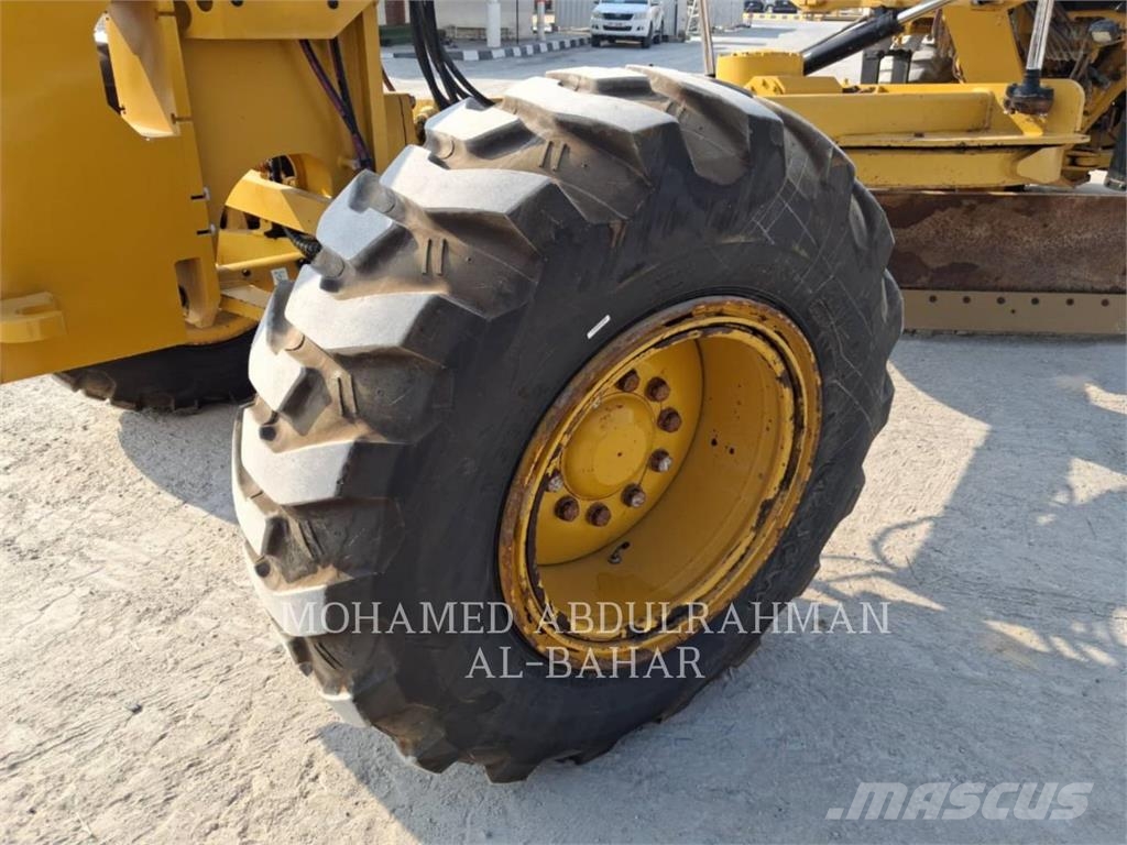 CAT 140GC Równiarki