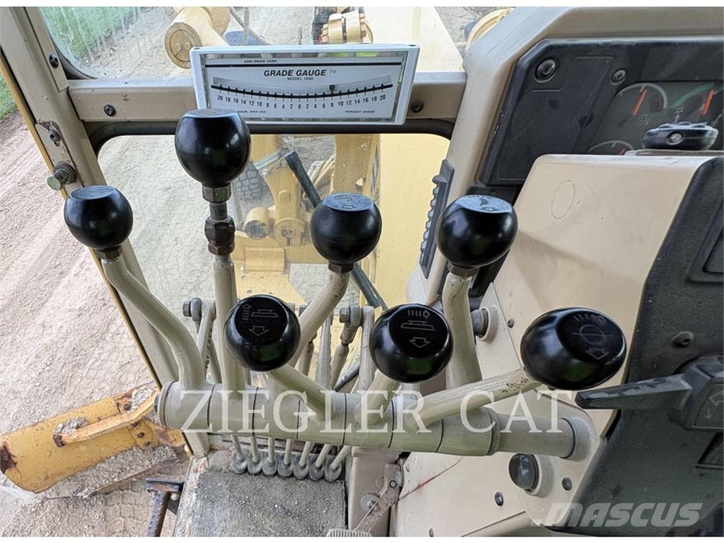CAT 140H Graders