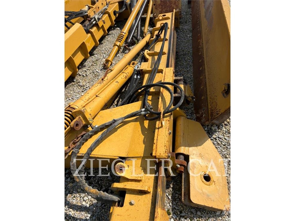 CAT 140H Graders