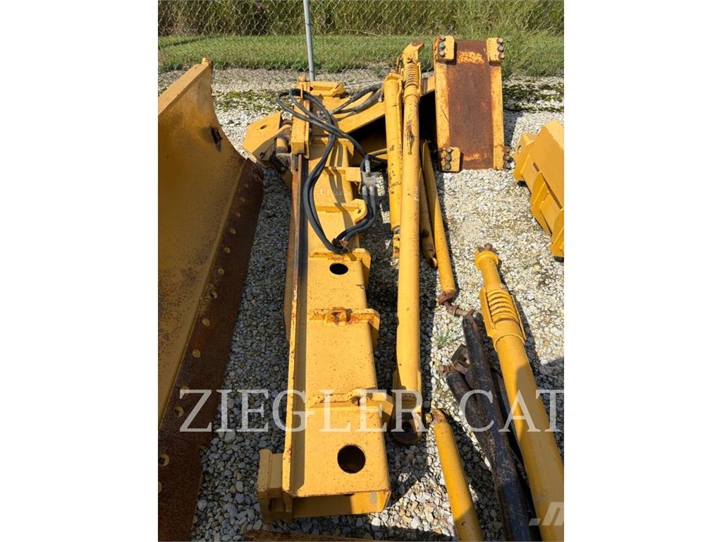 CAT 140H Graders