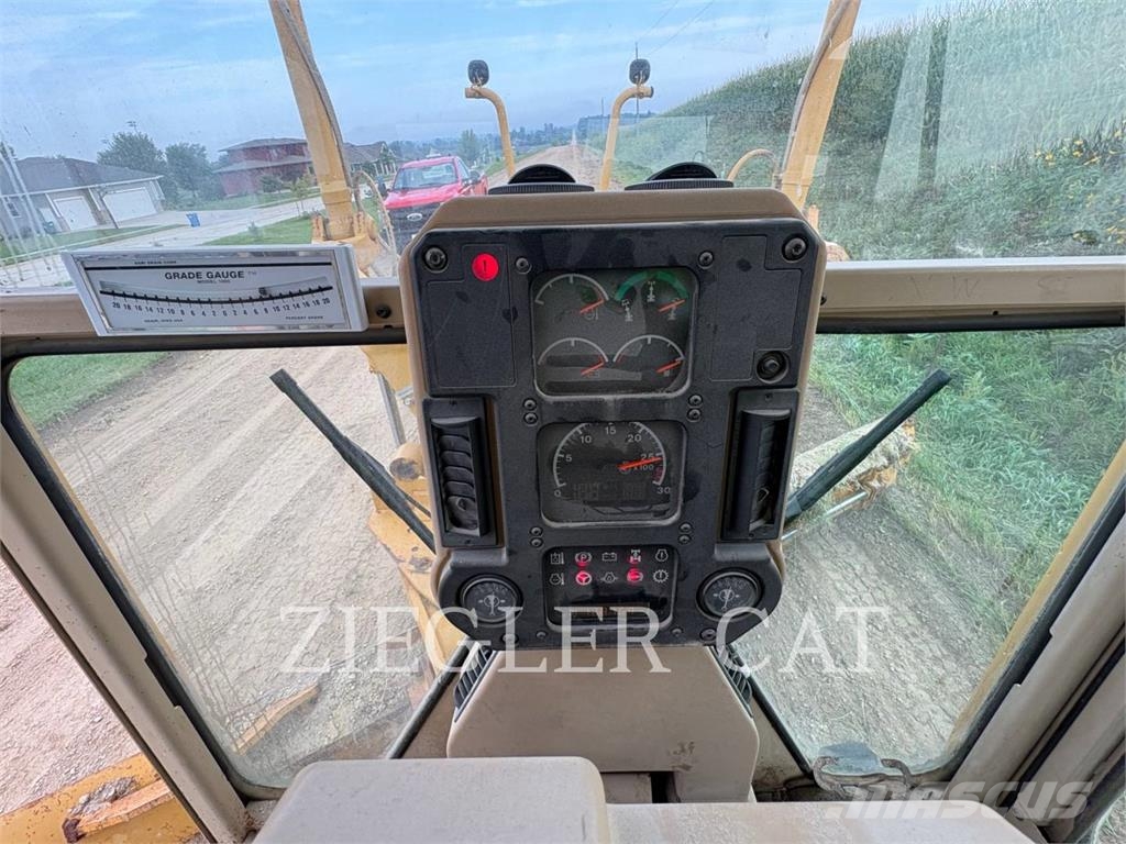 CAT 140H Graders