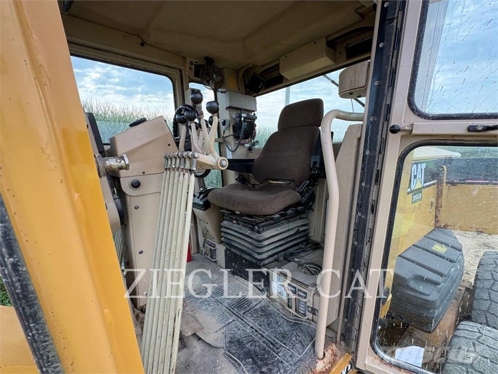 CAT 140H Graders