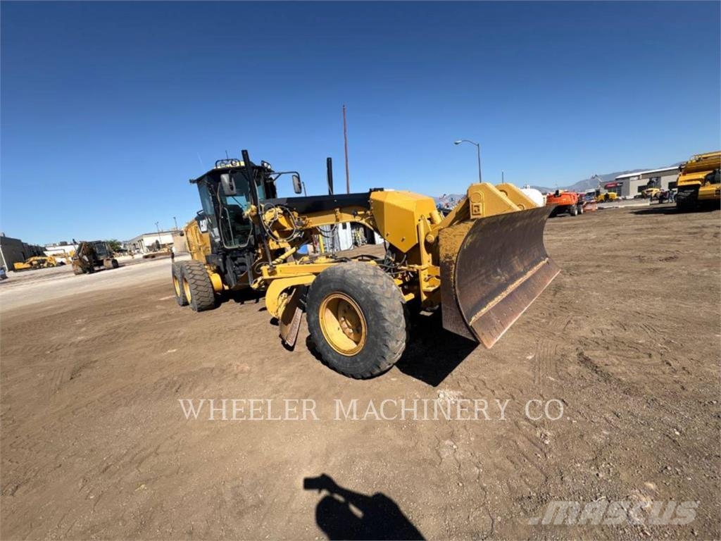CAT 140M2 CROS Grader