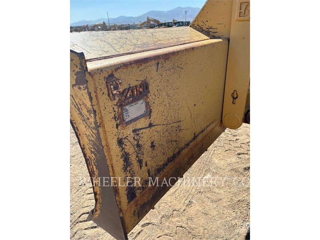CAT 140M2 CROS Grader