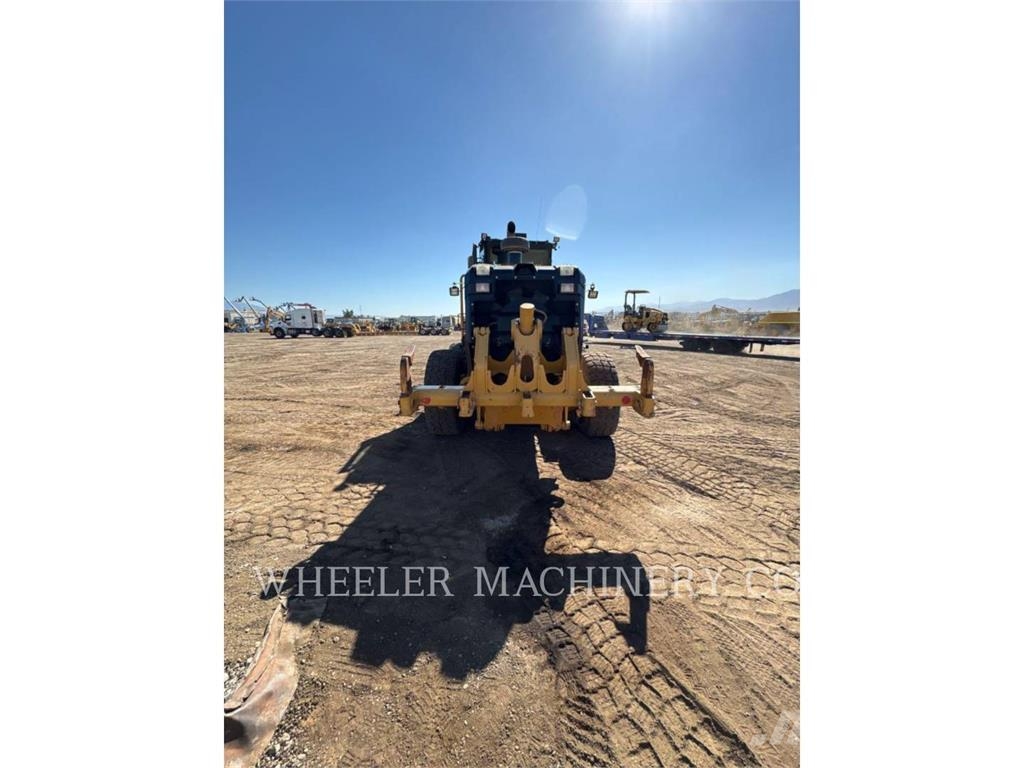 CAT 140M2 CROS Grader