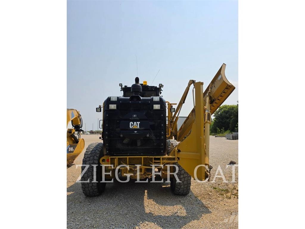 CAT 140M3 Γκρέιντερς