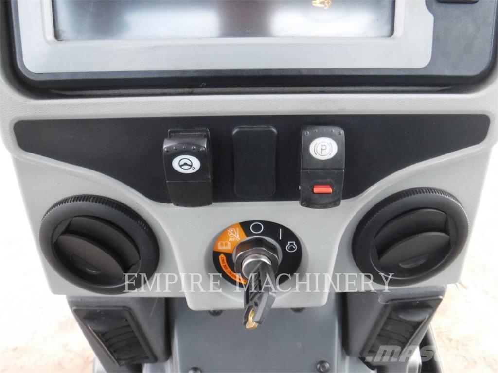 CAT 140M3 معدات تمهيد الطرق