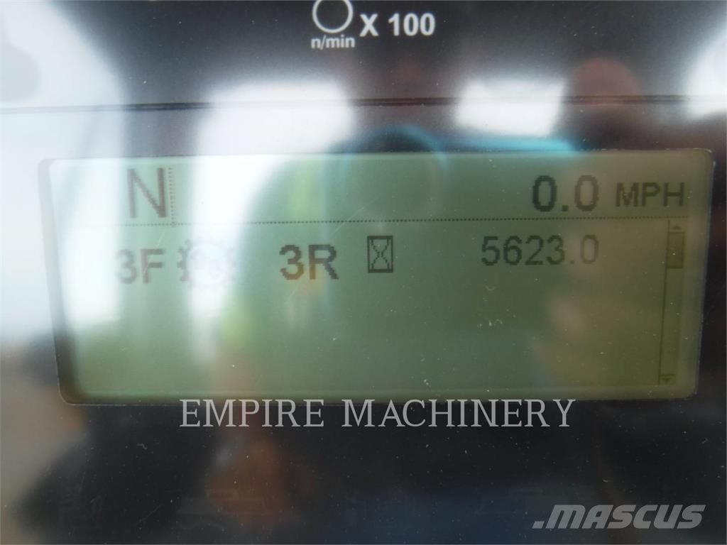 CAT 140M3 معدات تمهيد الطرق