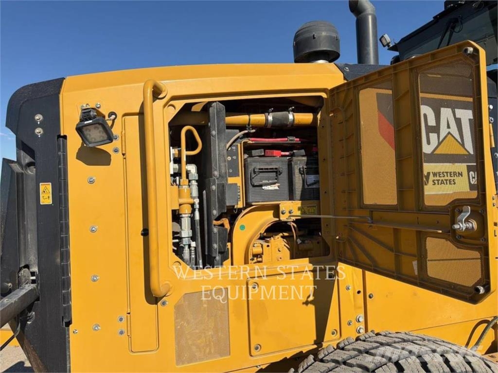 CAT 140M3 AWD Greideri