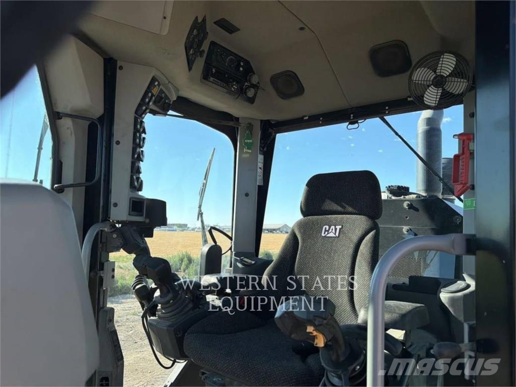 CAT 140M3 AWD Greideri