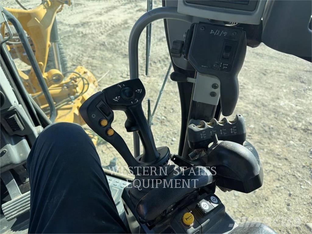CAT 140M3 AWD Greideri