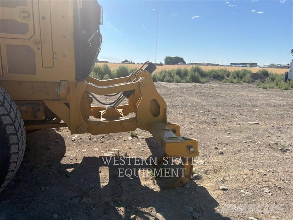 CAT 140M3 AWD Greideri