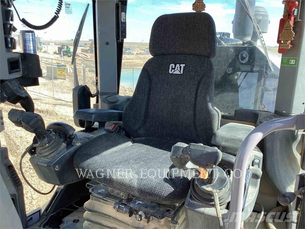 CAT 140M3 AWD Grederji