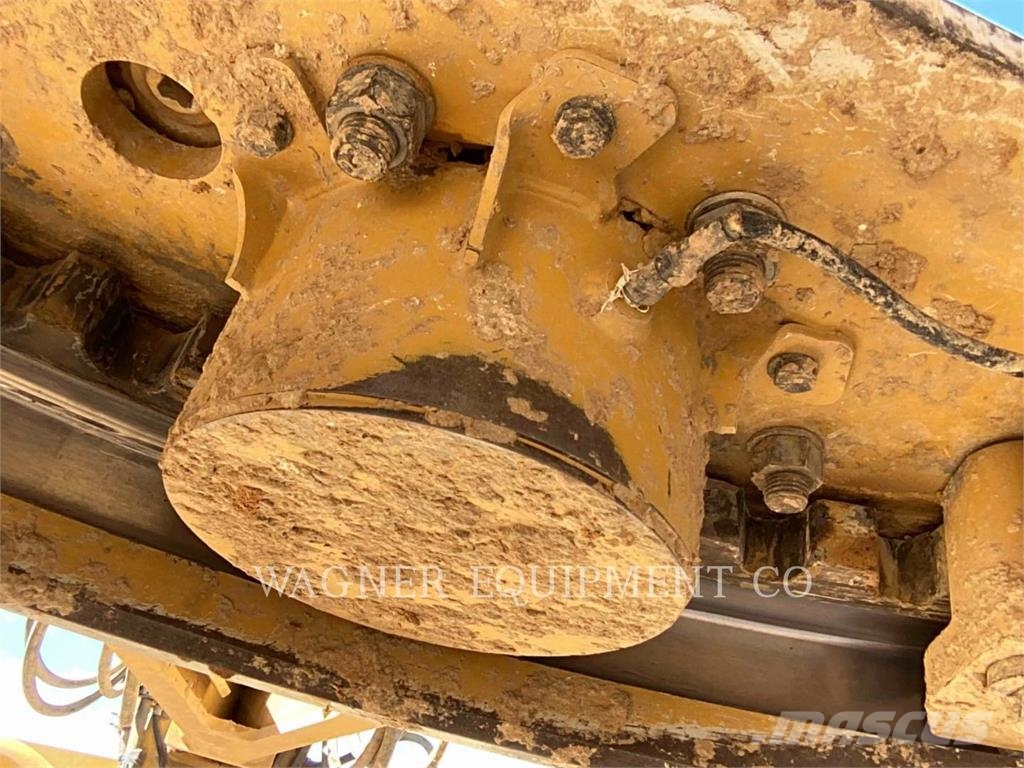 CAT 140M3 AWD Grederji