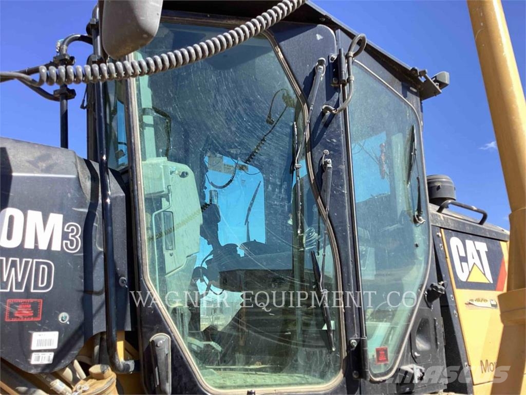 CAT 140M3 AWD Grederji