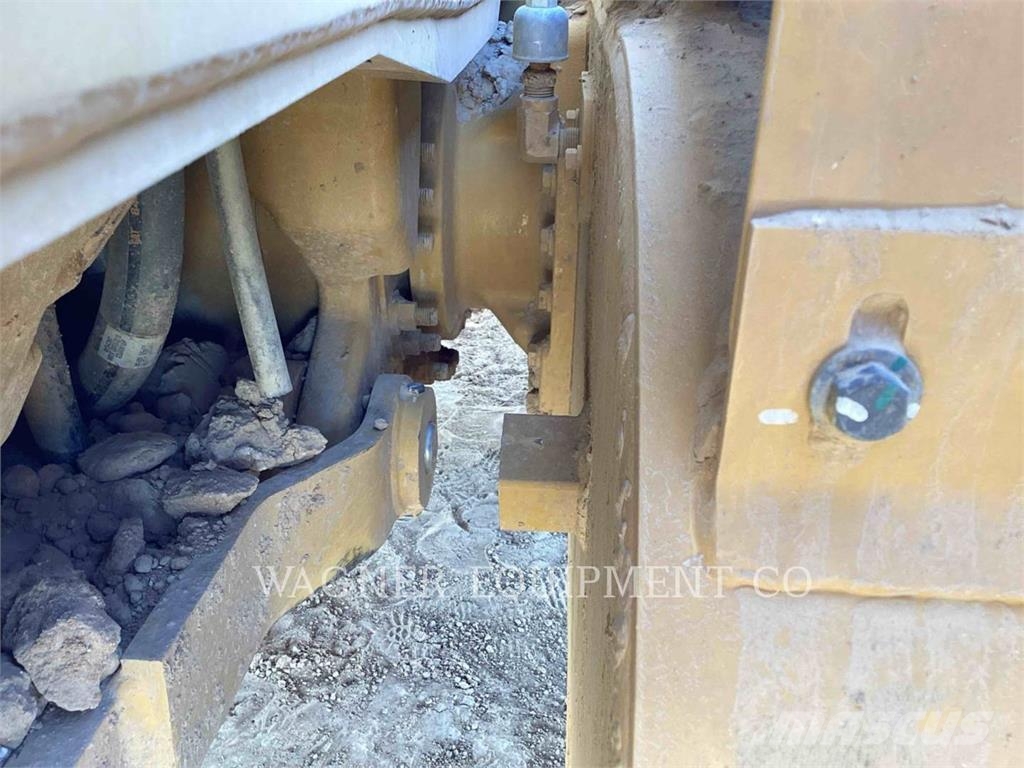 CAT 140M3 AWD Grederji