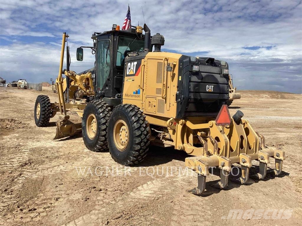 CAT 140M3 AWD Grederji