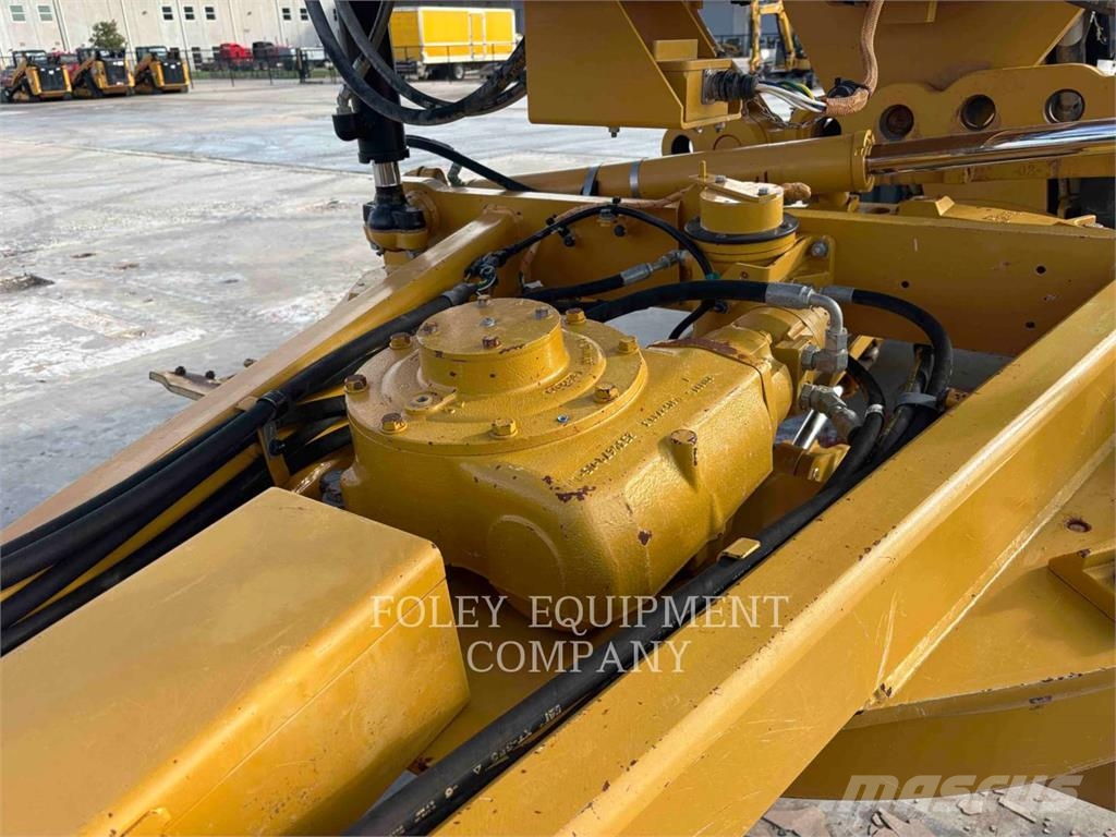 CAT 140M3AWD Grederji