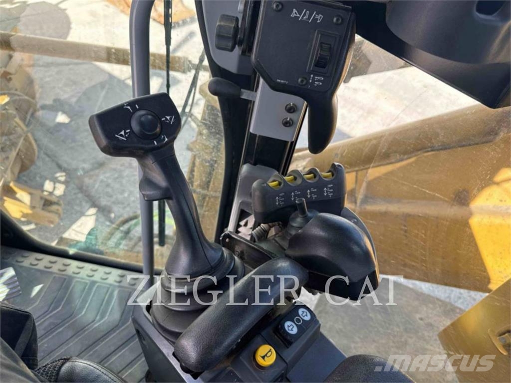 CAT 140M3AWD Graders